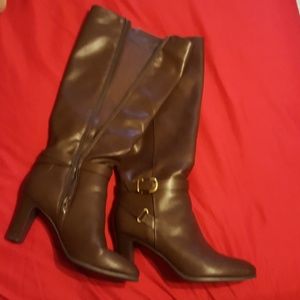Calf-high Dress Boot ~ Size 10 Med
